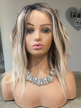 Wigs by Robin Savannah Blonde Balayage Women's Synthetic Wig - Layered Bob